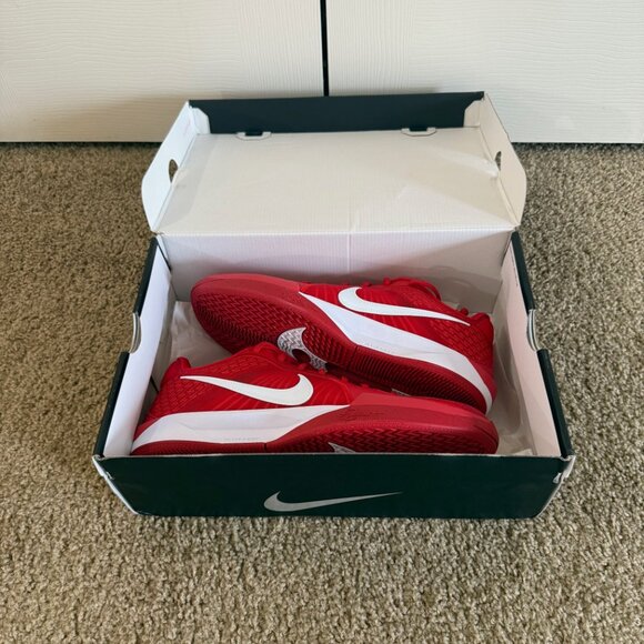 Nike Women's Sabrina 2 basketball shoes, size: 12 - Picture 2 of 6